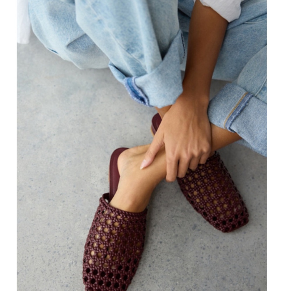 Urban Outfitters Burgundy Woven Mules 8.5 azalea wang kismet boutique